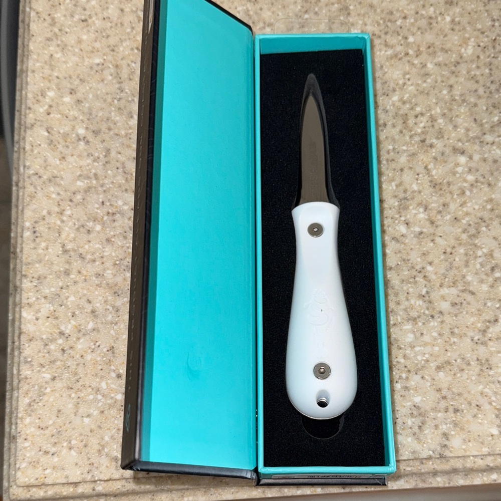Toadfish White Oyster Knife - Picture 2 of 3